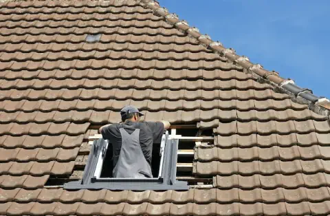Pose de velux - Saint-Bonnet-près-Orcival